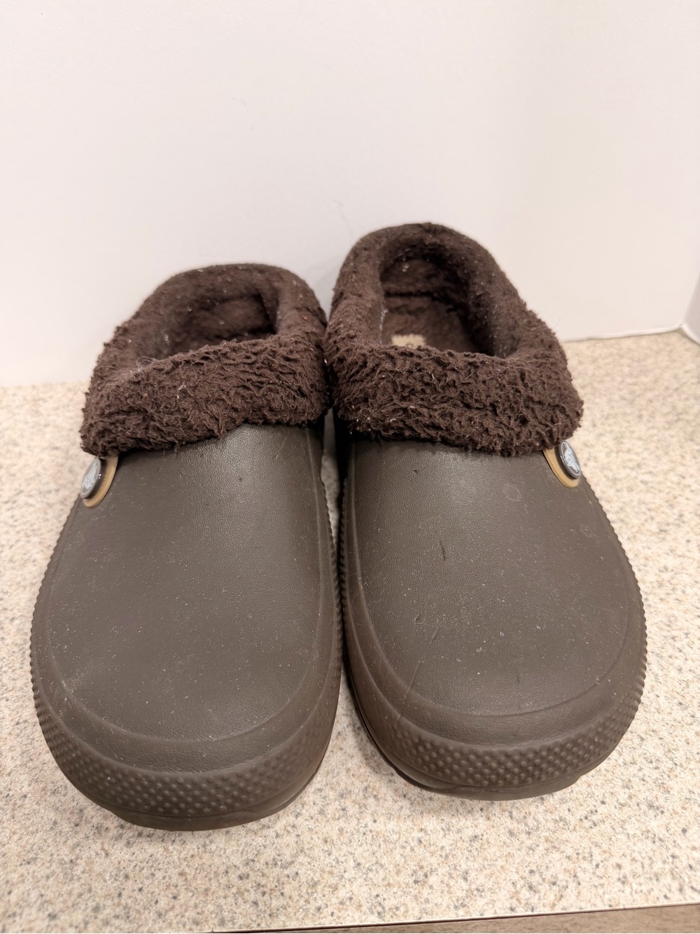 CROCS Classic Blitzen Faux Sherpa Lined Clogs - Size M (7) W (9) - Brown
